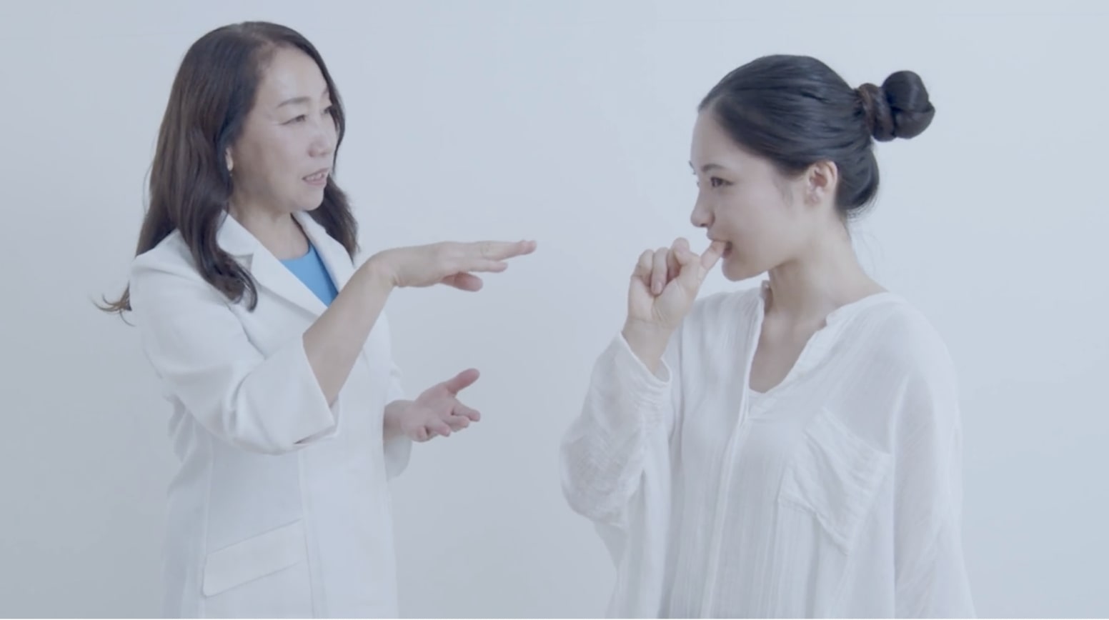 口もとからうつくしくなるマッサ－ジケア